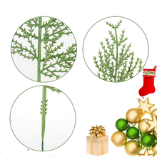 Load image into Gallery viewer, Swfoer 40 Pcs Artificial Cedar Picks for Christmas Wreath DIY Craft Holiday Home Decor
